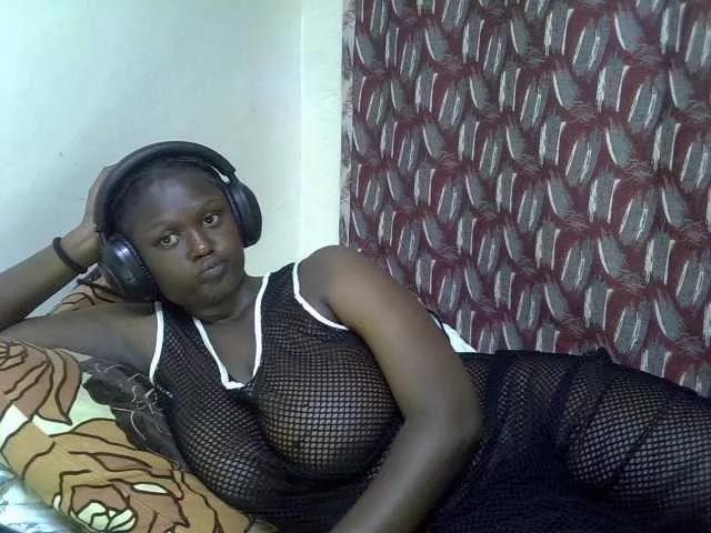 SweetHive from BongaCams