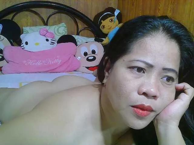 Sweetlips69 from BongaCams