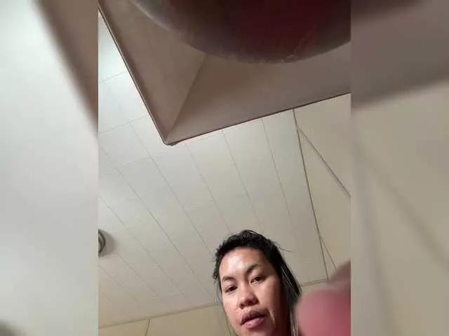 SweetMayles33 from BongaCams