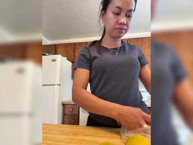 SweetMayles33 from BongaCams