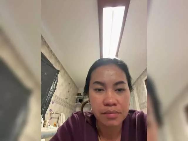 SweetMayles33 from BongaCams