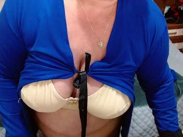 SweetMommaX from BongaCams