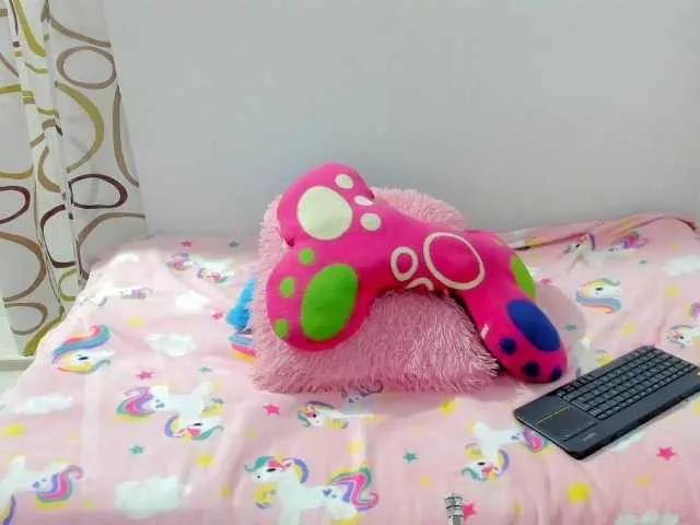 sweetnia from BongaCams