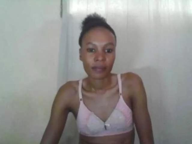 Sweetpetite254 from BongaCams
