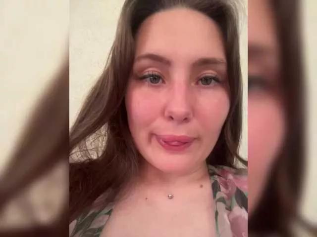 SweetyW- from BongaCams