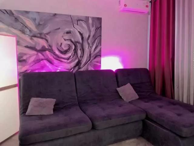 Tessa-Vinch from BongaCams