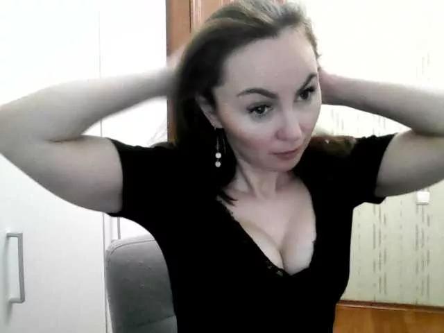TessBertie from BongaCams