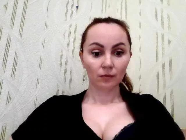 TessBertie from BongaCams