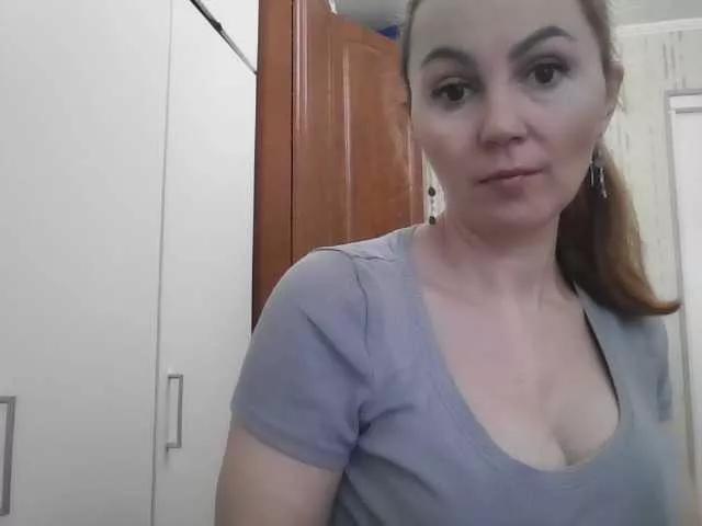 TessBertie from BongaCams