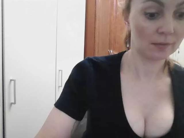 TessBertie from BongaCams