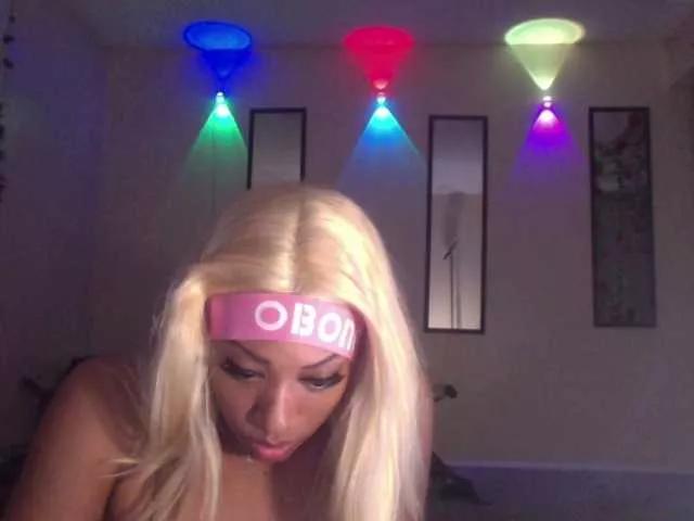 TheGirlNextDoor from BongaCams is Freechat
