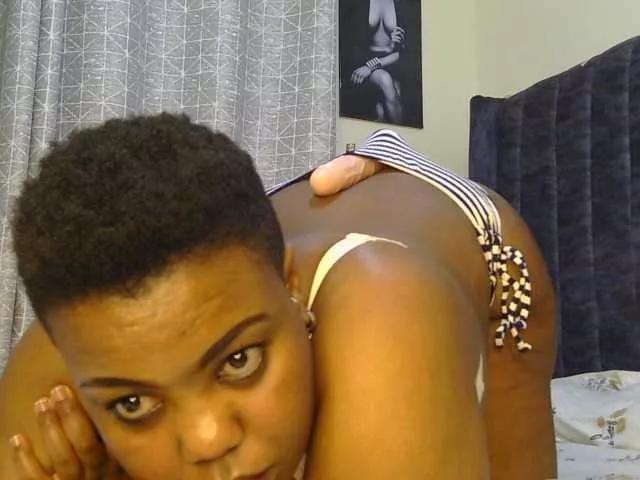 thick-sexxy-moma from BongaCams is Freechat