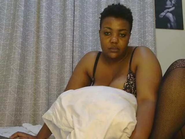 thick-sexxy-moma from BongaCams is Freechat