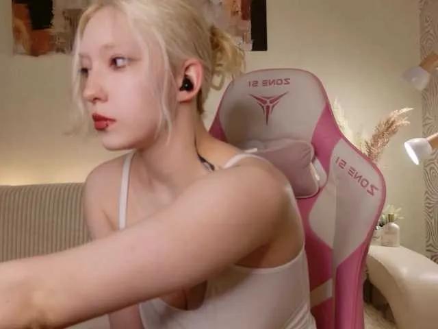 tinymia from BongaCams is Freechat