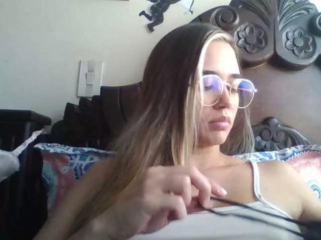 trianabell from BongaCams is Freechat