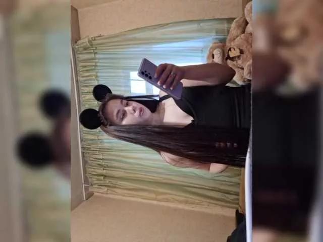 UrBunny from BongaCams