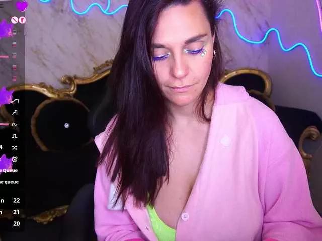 VelvetSun from BongaCams