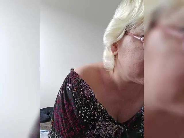 Vika211 from BongaCams is Freechat