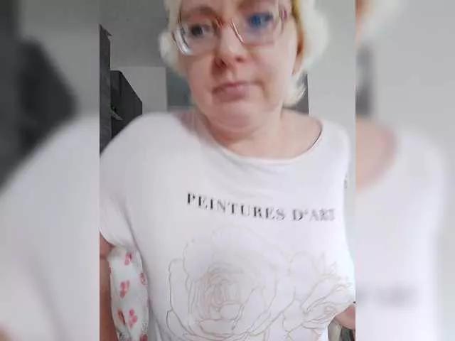 Vika211 from BongaCams is Freechat