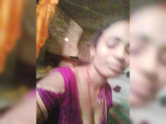 Villagequeen from BongaCams