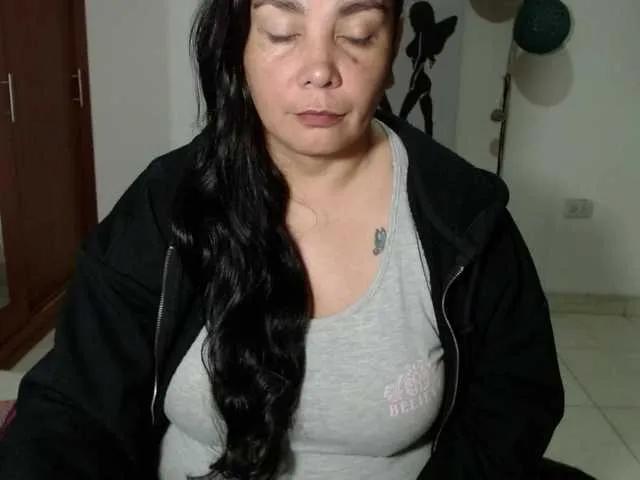 Vivian-milf-paint from BongaCams