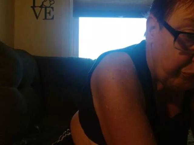 WetTightKitty68 from BongaCams