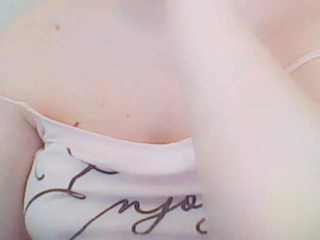 XMomentX1 on BongaCams 