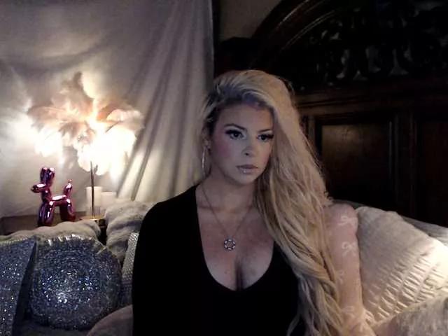 xtinastar from BongaCams is Freechat