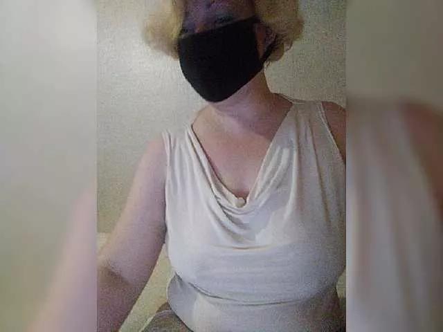 Yana38a from BongaCams