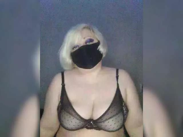 Yana38a from BongaCams
