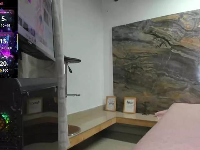 Yaya189 from BongaCams