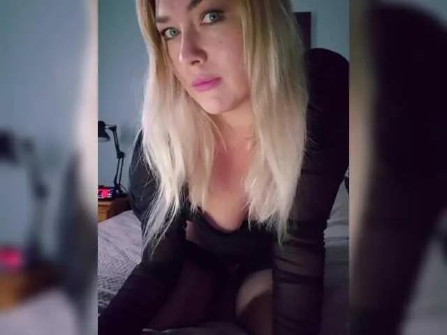 Yesenia-1 from BongaCams