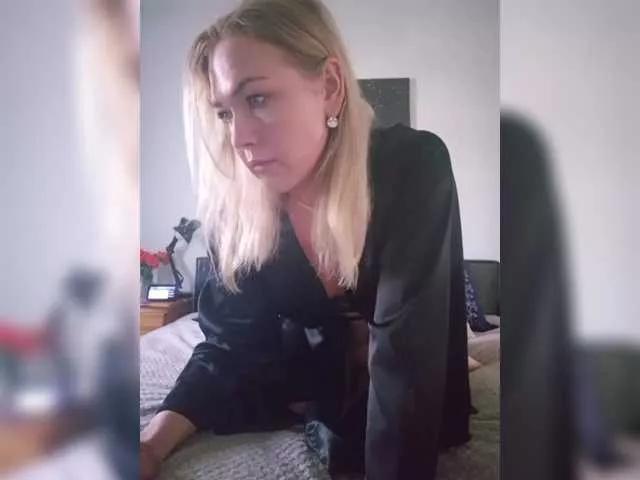 Yesenia-1 from BongaCams