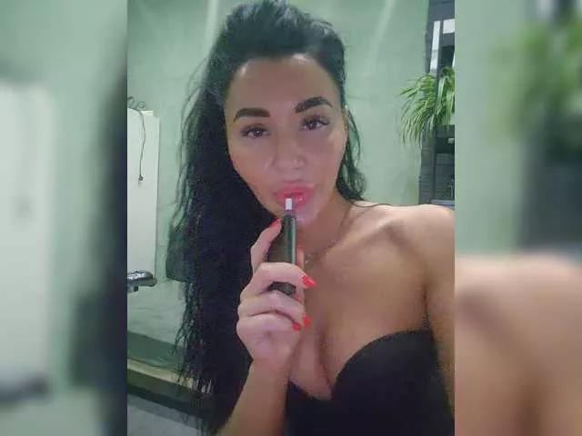 Zhuzha123 from BongaCams