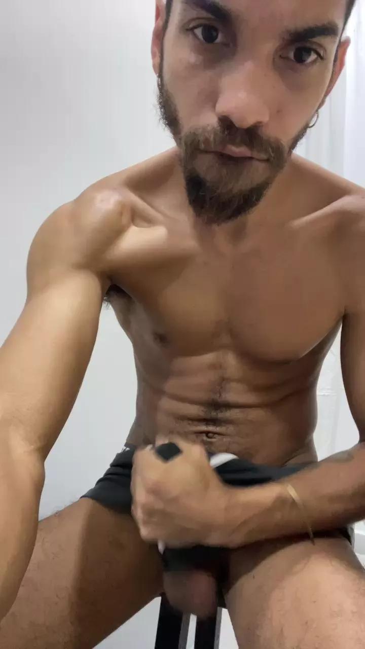 Alffredg_xxx from Cam4