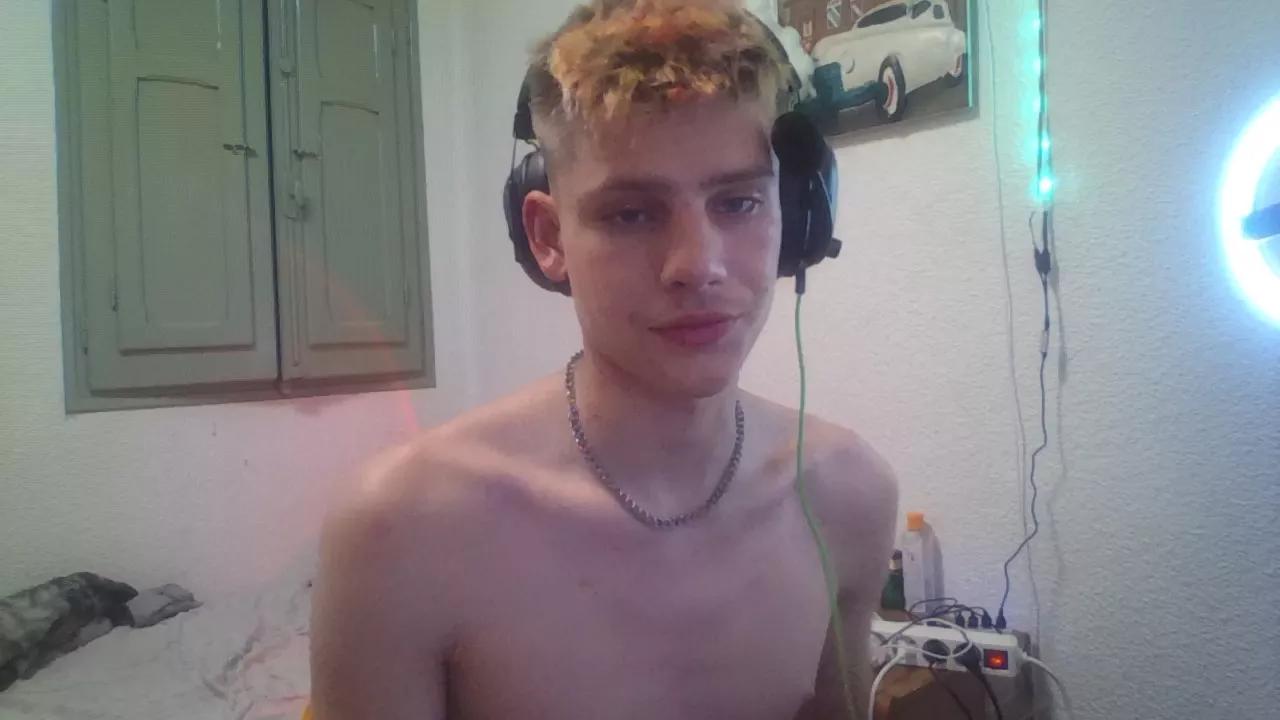 BoyBlondSweet from Cam4