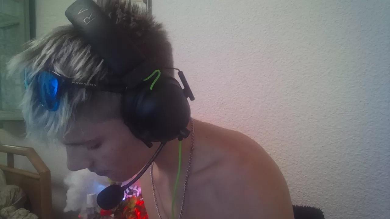 BoyBlondSweet from Cam4