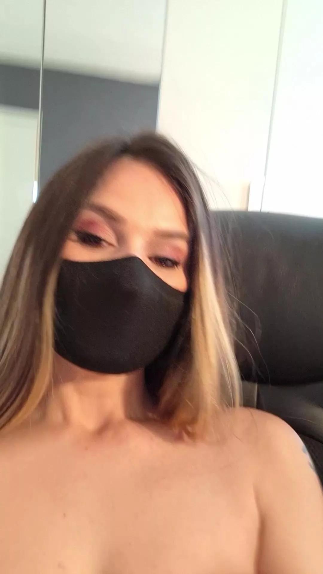 Ellen_2022___ from Cam4
