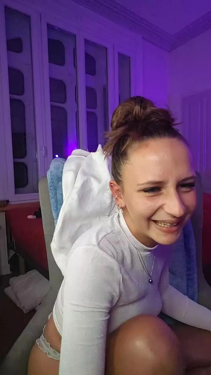 emma4xxx from Cam4