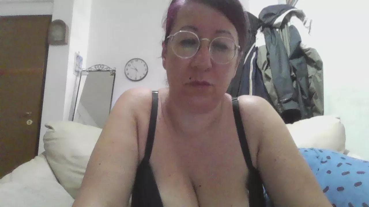 Ginnygi webcams show profile image 