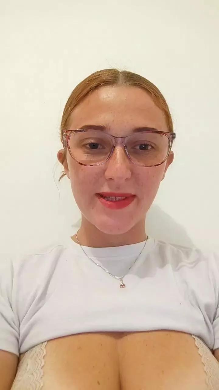 hanna_fox3 from Cam4