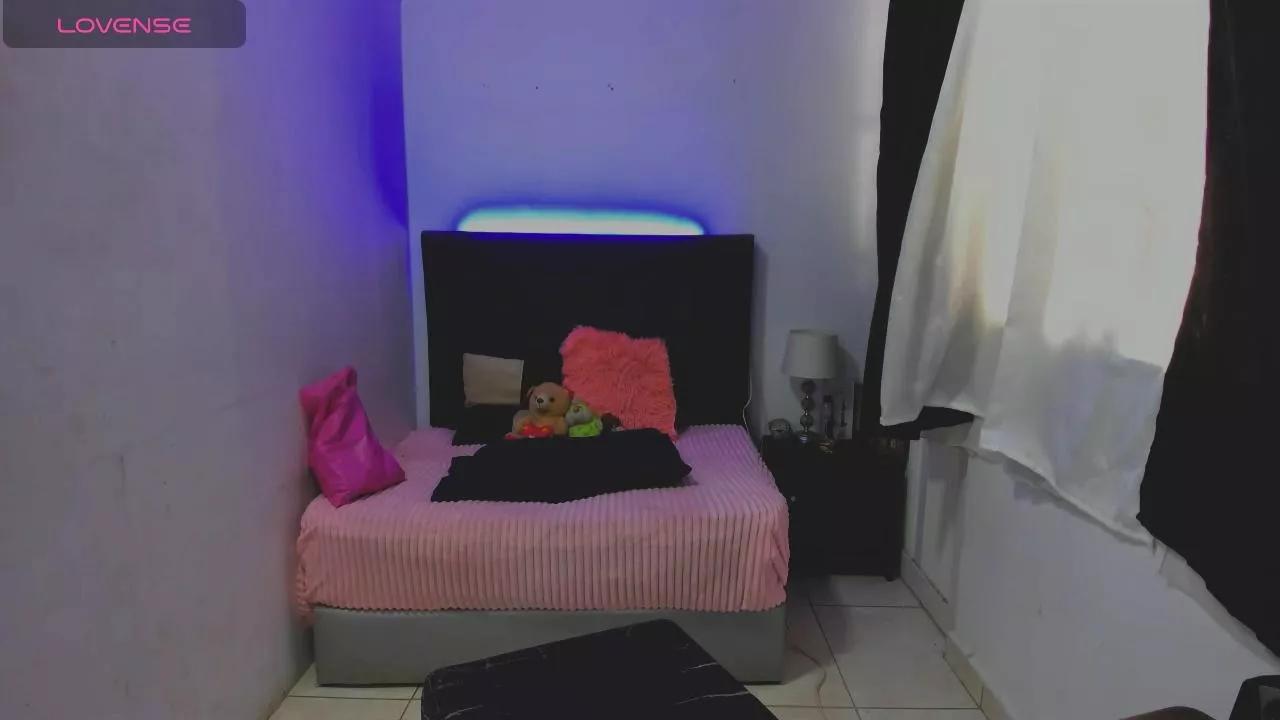 issa_kitty from Cam4