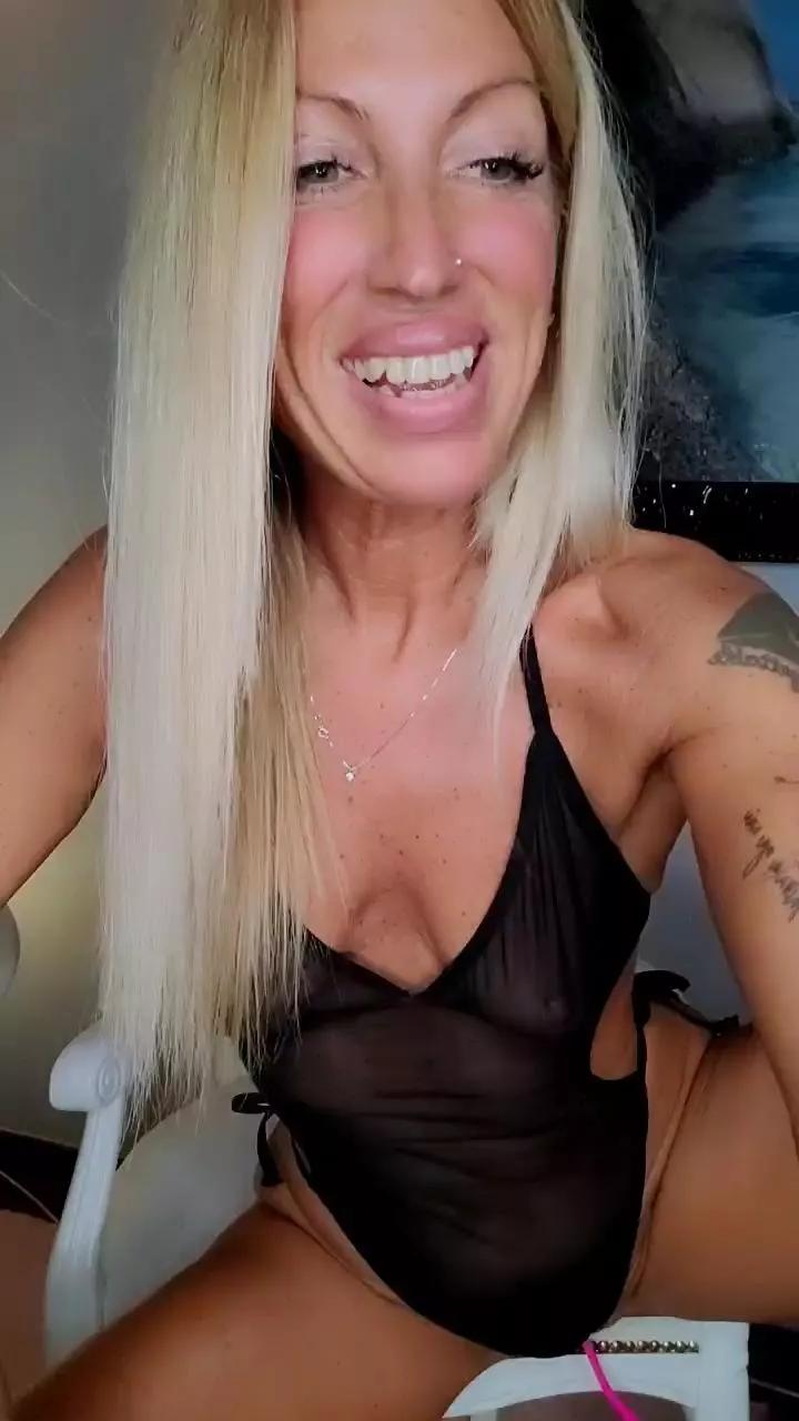 Ladyblue webcams show profile image 