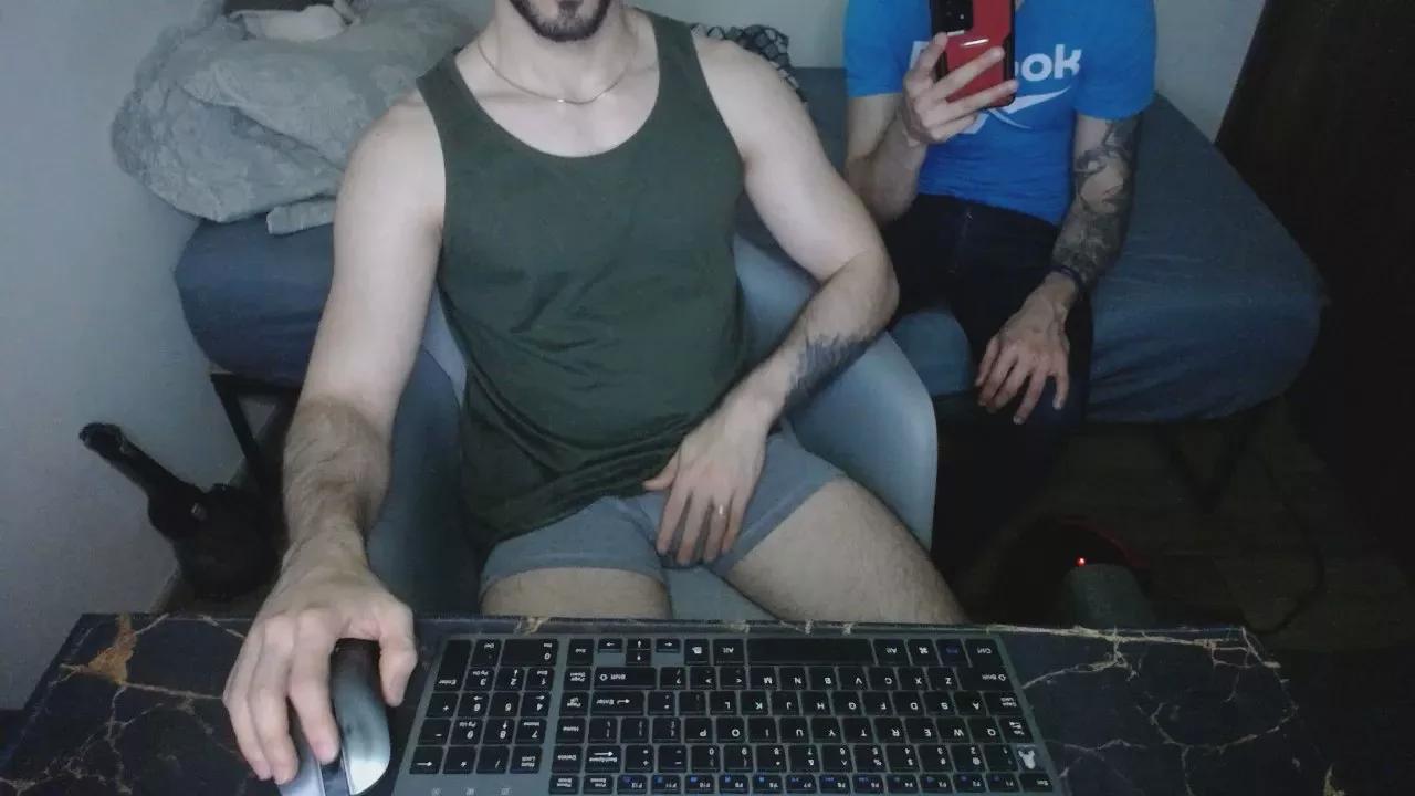 Lealboy from Cam4