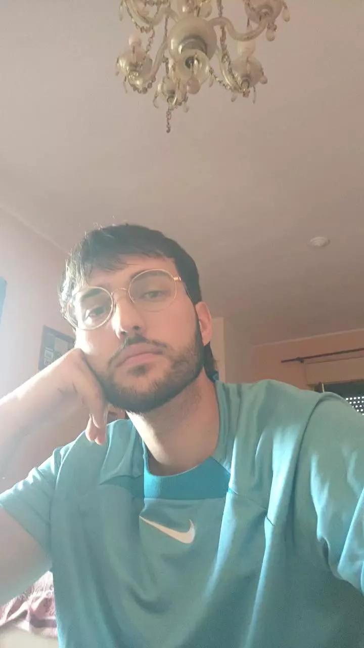 Leoo2727 from Cam4