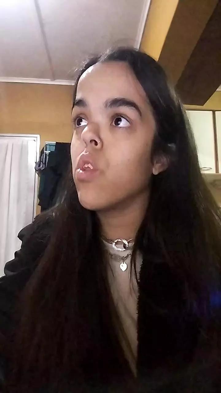 Littleegirl69 from Cam4