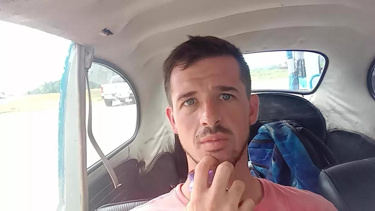 Littleguy25 from Cam4