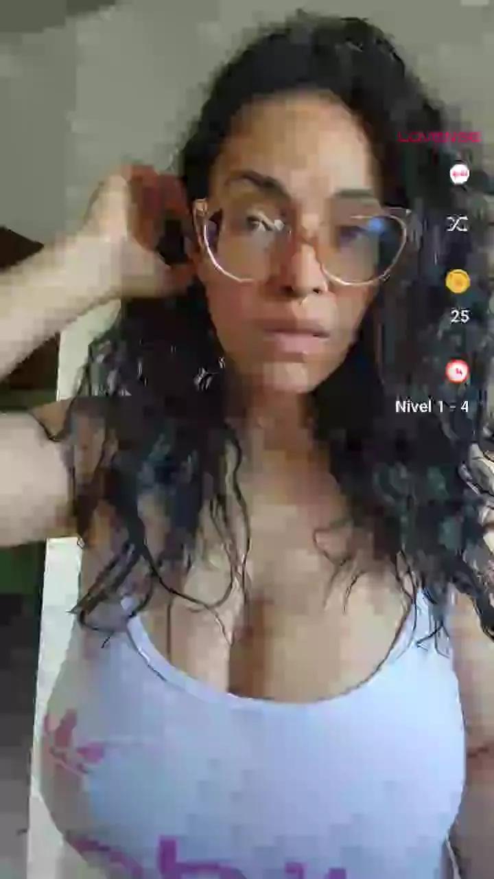 Lucci_Lovee from Cam4