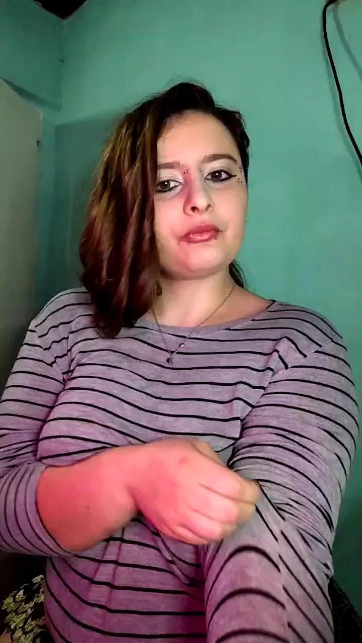 Maggie_d0ll from Cam4