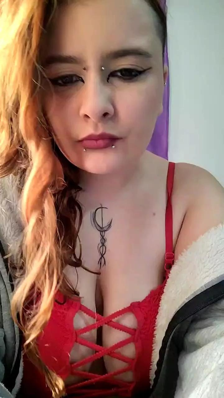 Maggie_d0ll from Cam4